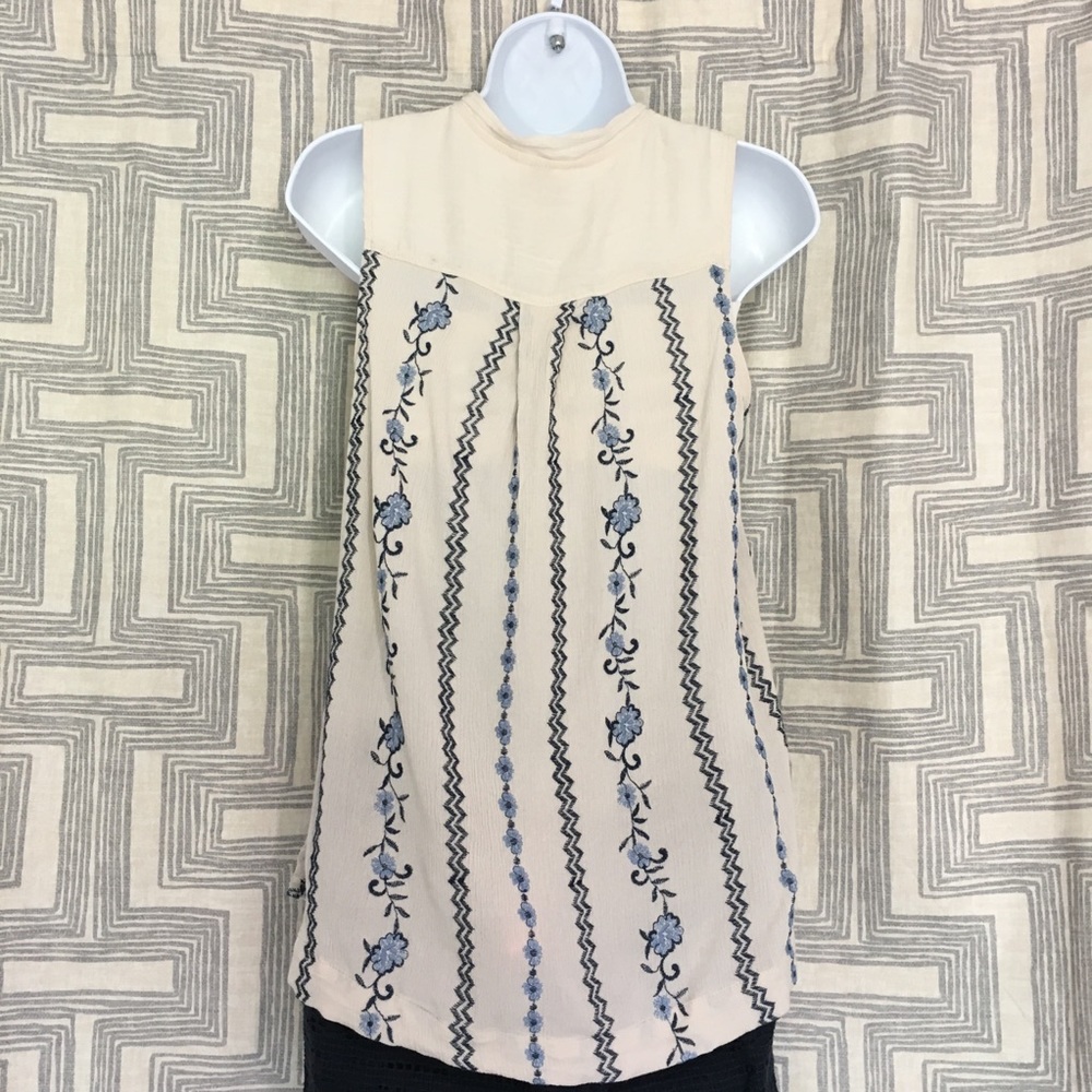 ✨host pick✨ Knox Rose Top - Picture 7 of 7